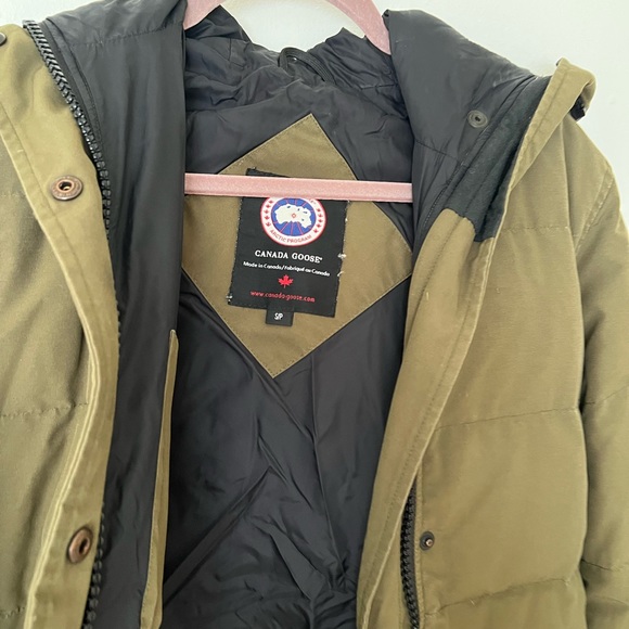 Canada Goose Padding Jacket - Picture 7 of 9